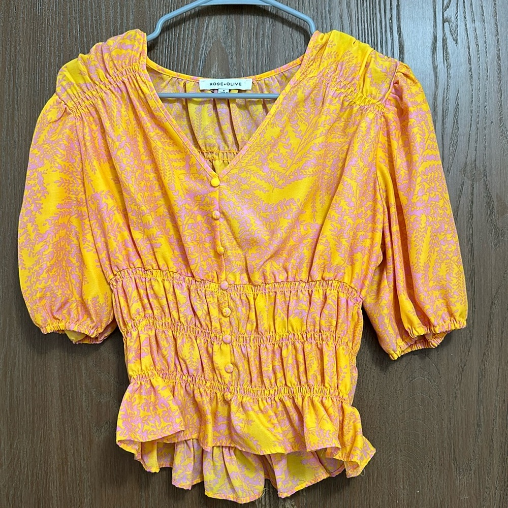 Yellow/pink short sleeve top